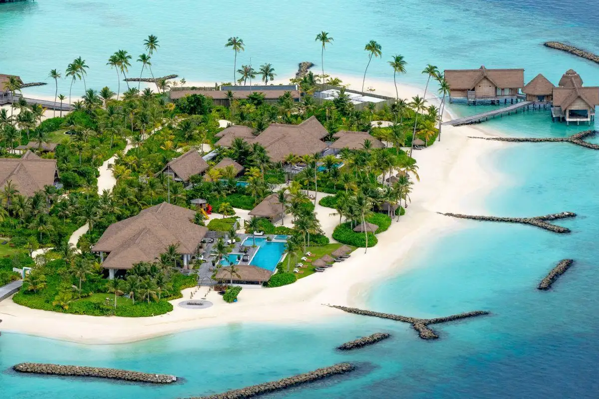 Discover Maldives' Horsburgh Atoll
